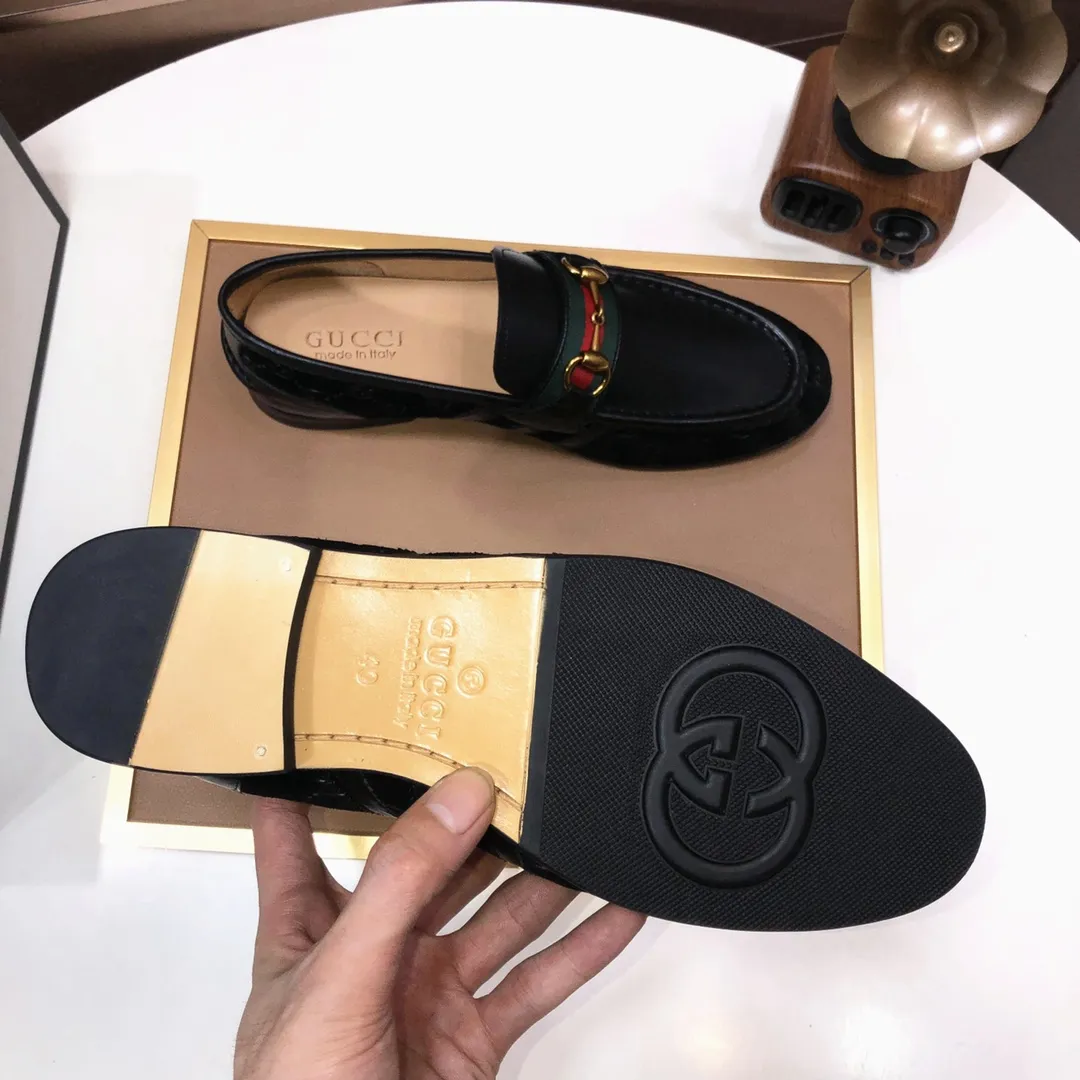 Men's shoes 💰600💰 Brand: GUCCI (Gucci) Standard size: Men's size 38/44 (45 can be customized) Grade: Same as the official website Original quality Material: Original cowhide Water-dyed cowhide lining Original rubber outsole Style category: Men's fashionable casual leather shoes Distinguished big-name luxury elements Top luxury Color: Actual picture